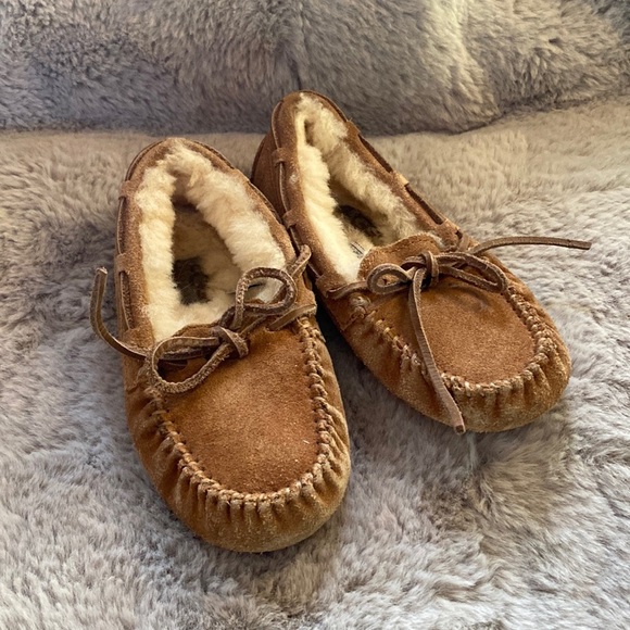 Kids Ugg moccasins - Picture 1 of 7